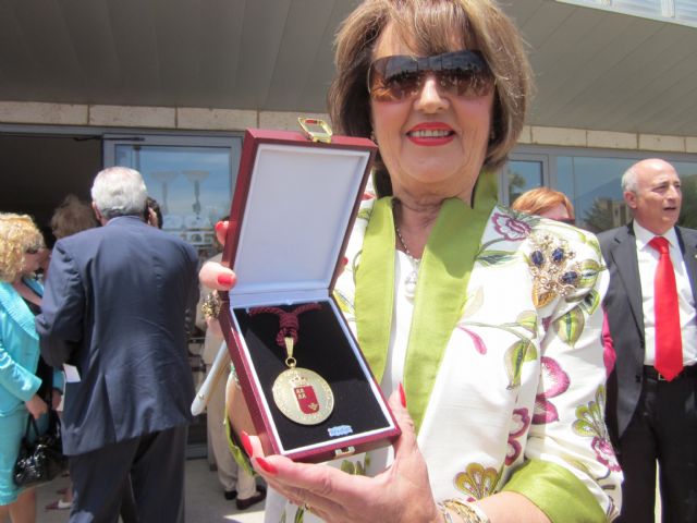 Amites-Totana estuvo presente en el acto de entrega de “La Medalla de Oro” a la ONG Internacional Telfono de la Esperanza - 2