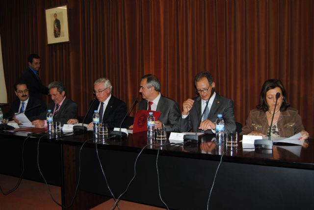 30 jóvenes de la Universidad de Murcia  realizarán sus prácticas en las oficinas del Servicio Público de Empleo Estatal - 1, Foto 1