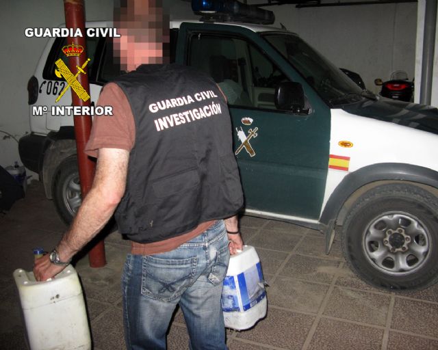 La Guardia Civil detiene en Alhama de Murcia a cuatro personas por robos en dos explotaciones agrícolas y ganaderas, Foto 3
