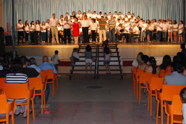 La Escuela Municipal de Música clausura el curso 2010/2011, Foto 1