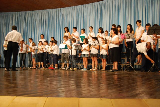 La Escuela Municipal de Música clausura el curso 2010/2011, Foto 3