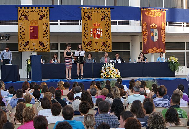 Finaliza el curso escolar, con la tradicional entrega de diplomas y orlas a los alumnos del IES Rambla de Nogalte - 1, Foto 1