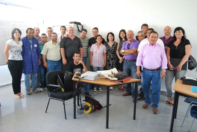 Clausuran el curso de Mantenimiento básico de edificios, Foto 2