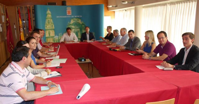 El Alcalde impulsa la creación de una Oficina de Licencias para favorecer la apertura de negocios y empresas - 1, Foto 1