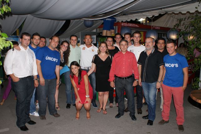 Cientos de vecinos comienzan más de diez días de fiesta en las barracas - 2, Foto 2