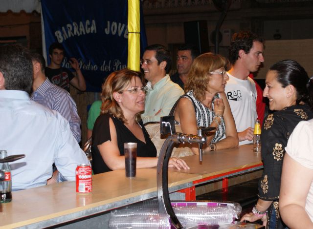 Cientos de vecinos comienzan más de diez días de fiesta en las barracas - 4, Foto 4