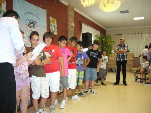 El Club Ftbol-Sala Capuchinos pone el broche de oro a la temporada 2010-11 - 3