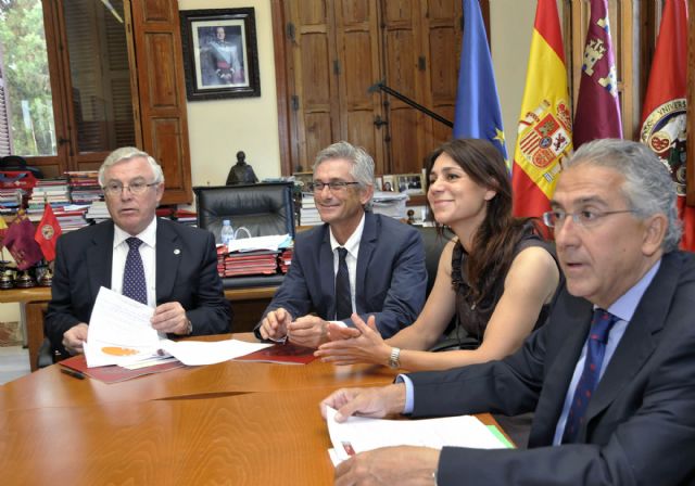 La Universidad de Murcia realizará terapias con caballos en personas con discapacidad - 1, Foto 1