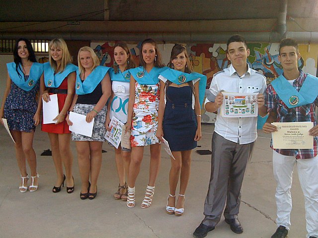 Autoridades municipales asisten al acto de graduación de los ocho alumnos de 4º de la ESO del CP Guadalentín, Foto 1