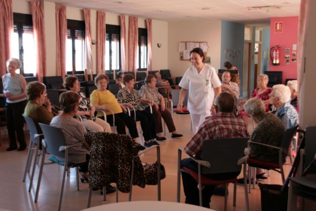 El Ayuntamiento acuerda con la Región triplicar las plazas del convenio del centro de día de mayores dependientes - 3, Foto 3