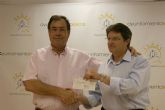 El Rincón Huertano entrega al alcalde de Lorca 33.384 euros recaudados en una cena benéfica a favor de los afectados por los terremotos