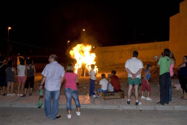 Bomberos y Protección Civil advierten de los riesgos en las hogueras de San Juan - 2, Foto 2