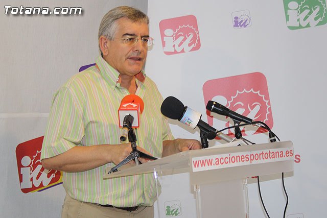 Rueda de prensa IU-verdes. Valoración Pleno extraordinario 20/06/2011, Foto 1