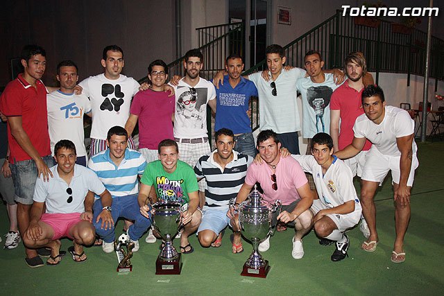 Delivery of trophies to the League and Amateur Football Cup "Play Fair", Foto 1
