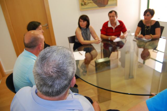 La alcaldesa y la concejal de Servicios se reúnen con responsables CEDETO, Foto 1