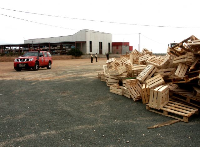 Los Bomberos inspeccionan más de 40 hogueras para evitar peligros esta noche - 4, Foto 4