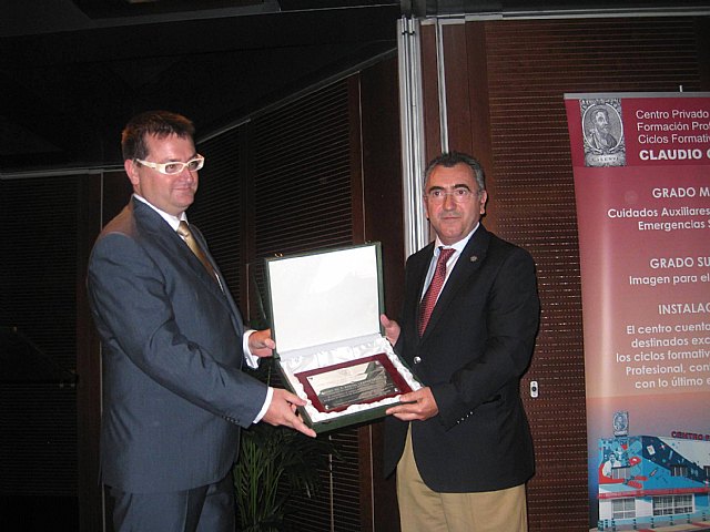 Campos defiende la creación de sinergias con los servicios de emergencias como medio para fortalecer la asistencia integral ante catástrofes - 1, Foto 1