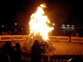 Cientos de personas disfrutaron de la noche de San Juan en San Javier y Santiago de la Ribera