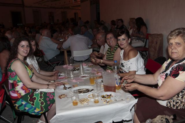 El pregón da por iniciadas las fiestas del barrio torreño de San Pedro - 2, Foto 2