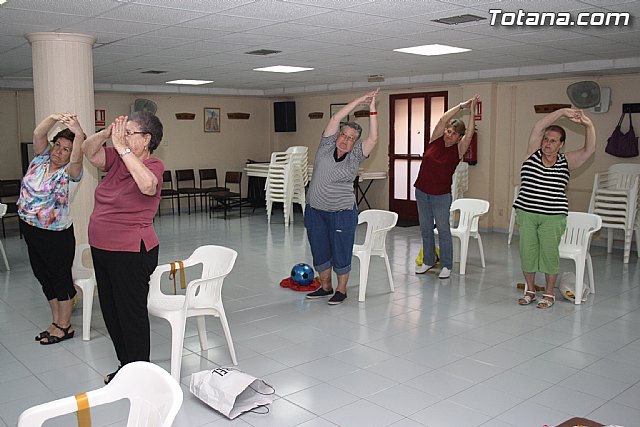 Clausura del programa de gimnasia de mayores en el Centro de Personas Mayores - 4