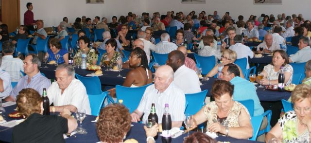 Más de 300 personas acudieron a la Comida Solidaria con Lorca que organizaron las Asociaciones de Mujeres de Puerto Lumbreras - 2, Foto 2