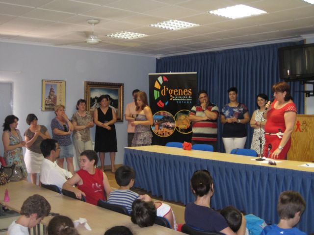 Clausuran los servicios del curso 2010/2011 de la asociación de D´Genes, Foto 4