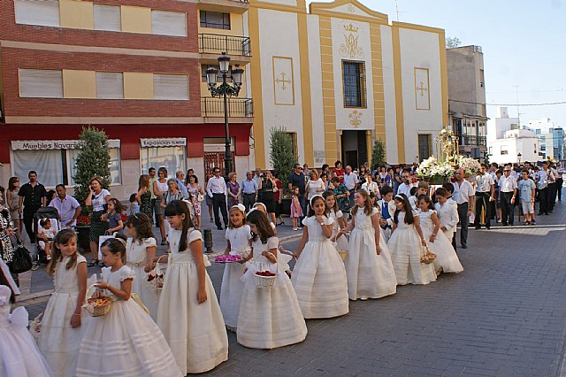 Los niños y niñas lumbrerenses que hicieron la Primera Comunión celebraron la tradicional procesión del Corpus 2011 - 1, Foto 1