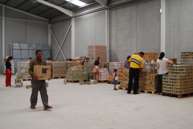 La concejalía de Política Social reparte más de 30.000 kilos de alimentos de primera necesidad - 1, Foto 1