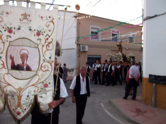 Los vecinos del barrio torreño de San Pedro sacan en procesión a su patrón - 3, Foto 3
