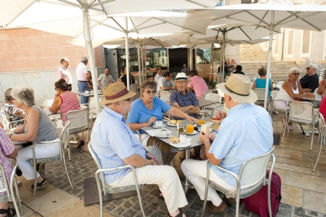 El Island Escape y el velero Wind Spirit llenan el centro de cruceristas - 1, Foto 1