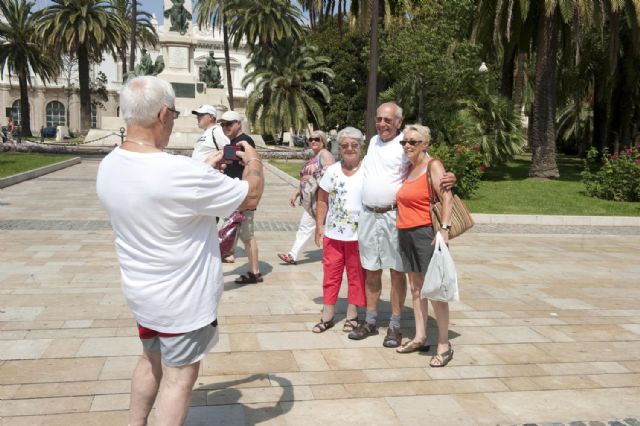 El Island Escape y el velero Wind Spirit llenan el centro de cruceristas - 5, Foto 5