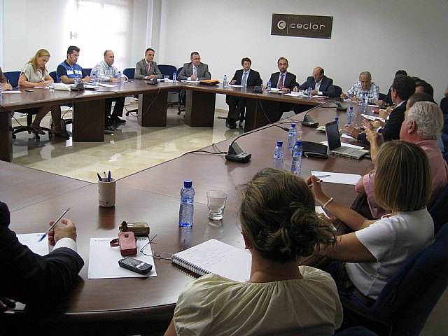 Creado un fondo de 500.000 euros para apoyar la normalización de comercios y la actividad de los autónomos de Lorca - 1, Foto 1