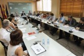 La Comunidad muestra a una veintena de inversores europeos los equipamientos para la empresa en la Región de Murcia