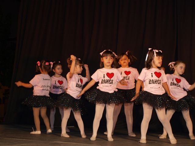 La Gala Solidaria con los damnificados del terremoto de Lorca pone punto y final a las Noches Culturales 2011 de Alguazas - 3, Foto 3