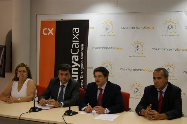 CatalunyaCaixa pone a disposición de los lorquinos 65 pisos de alquiler sin coste durante los primeros meses para los afectados por el seísmo - 1, Foto 1