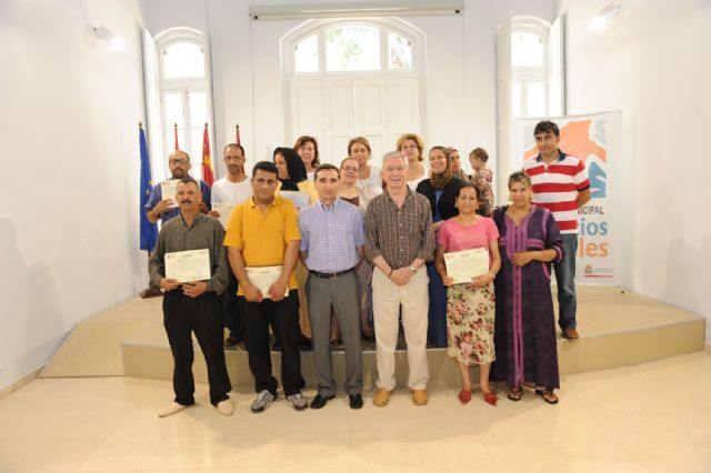 Atención Social muestra a los inmigrantes cómo funcionan los servicios públicos - 5, Foto 5