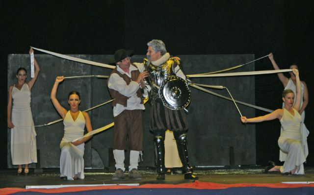 La XII Edición del Festival Flamenco de Puerto Lumbreras congregó a cerca de 1.000 personas con la interpretación bailada de la obra 'El Quijote' - 3, Foto 3
