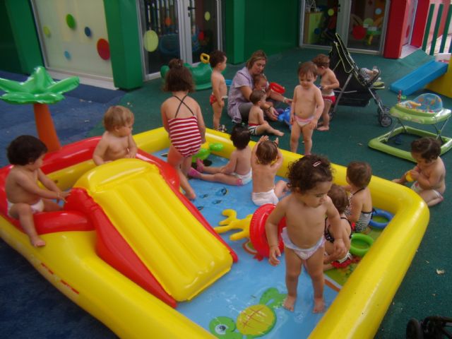 La Escuela Infantil Reina Sofía de Alguazas celebra su fiesta de fin de curso a ritmo acuático - 1, Foto 1