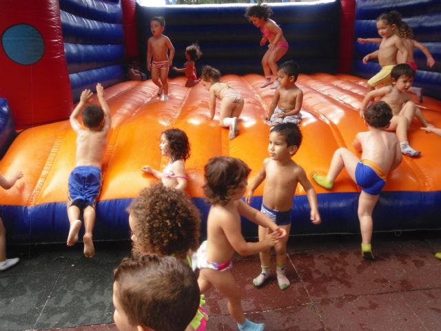 La Escuela Infantil Reina Sofía de Alguazas celebra su fiesta de fin de curso a ritmo acuático - 3, Foto 3