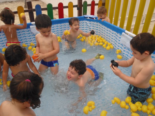 La Escuela Infantil Reina Sofía de Alguazas celebra su fiesta de fin de curso a ritmo acuático - 4, Foto 4