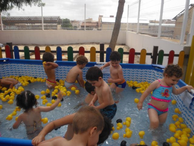 La Escuela Infantil Reina Sofía de Alguazas celebra su fiesta de fin de curso a ritmo acuático - 5, Foto 5