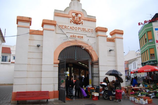 Primer contacto de Comercio con los comerciantes de la Plaza de Abastos, Foto 1