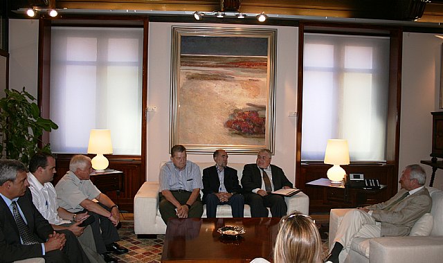 Valcárcel recibe a los miembros del Comité Lorca 11 de Mayo - 2, Foto 2