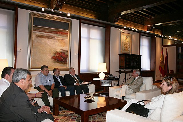 Valcárcel recibe a los miembros del Comité Lorca 11 de Mayo - 3, Foto 3