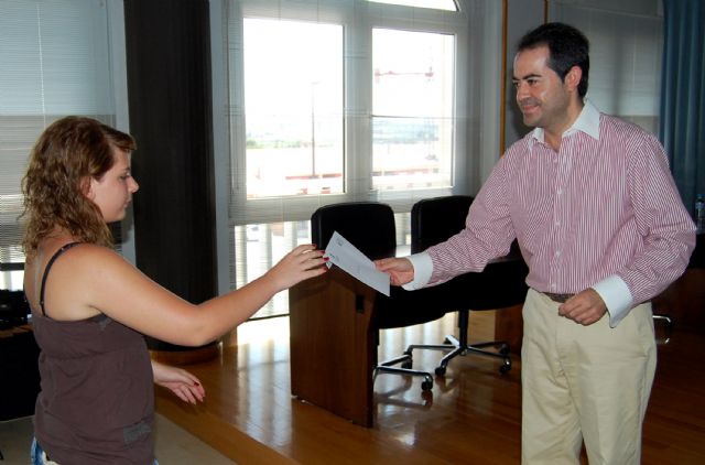 Los alumnos del programa de cualificación profesional para auxiliares de oficina de Lorquí, diplomados - 3, Foto 3
