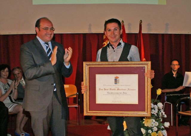 El Ayuntamiento de Puerto Lumbreras otorgó la Medalla de Oro a título póstumo al primer Alcalde de la democracia en el municipio - 2, Foto 2