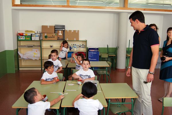 El alcalde del municipio, Alfonso Fernando Cern Morales, visita a los niños del Educaverano, Foto 4
