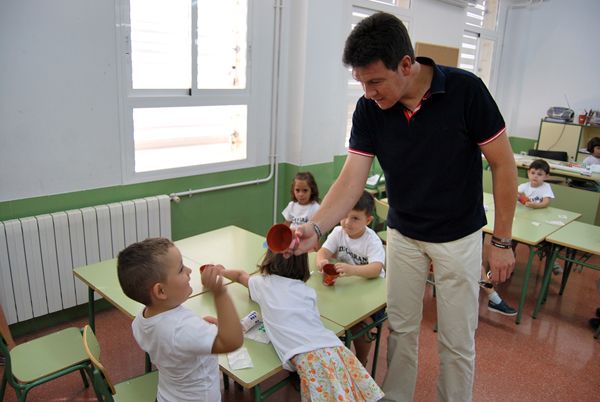 El alcalde del municipio, Alfonso Fernando Cern Morales, visita a los niños del Educaverano, Foto 8