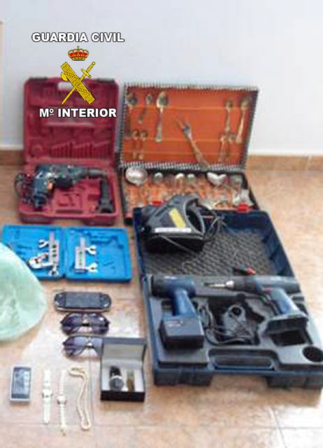 La Guardia Civil detiene a un clan familiar por tráfico de drogas y robo con fuerza - 1, Foto 1