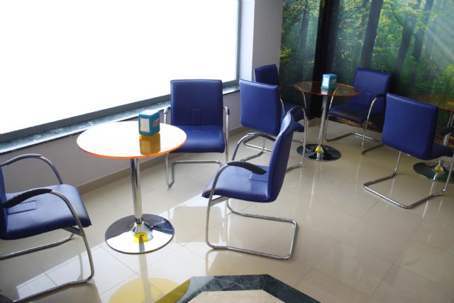 Abre sus puertas Cafetera - Heladera La General - 3